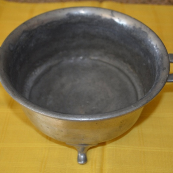 Antique-Small-Footed-Pot-Genuine-Pewter-Royal-Pewt